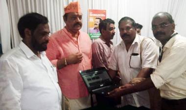 കവർ സ്റ്റോറി ഓൺലൈൻ പത്രം ഭരത് സുരേഷ് ഗോപി പ്രകാശനം ചെയ്തു