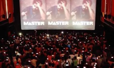 ആഘോഷത്തിമിര്‍പ്പില്‍ ഒരുതിയേറ്റര്‍ മാസ് റിലീസ് കണ്ടിട്ട് എത്രനാളായി! തിയേറ്റര്‍ ഉടമകള്‍ക്കൊപ്പം നിന്ന ഇളയദളപതിയുടെ പടം മാസ്റ്ററിന് ബിഗ് ഹായ് പറയാന്‍ ഒരുങ്ങി ഫാന്‍സ്; മാസ്റ്ററിന്റെ സമയ ക്രമീകരണത്തില്‍ നല്‍കിയ ഇളവില്‍ പ്രതീക്ഷയര്‍പ്പിച്ച്‌ തിയേറ്റര്‍ ഉടമകളും; മലയാളത്തില്‍ പിന്നാലെ വരുന്നത് 80 ചിത്രങ്ങള്‍