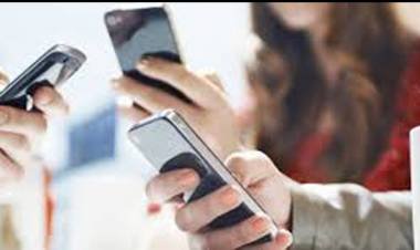 മൊബൈല്‍ ആപ്പുവഴിയുള്ള വായ്പാ തട്ടിപ്പിന് തടയിട്ട് ഗൂഗിള്‍; തട്ടിപ്പ് നടത്തുന്നതായി കണ്ടെത്തിയ ആപ്പുകളെ പ്ലേ സ്റ്റോറില്‍ നിന്ന് നീക്കി: ഗൂഗിളിന്റെ നിര്‍ണായക ഇടപെടല്‍ മലയാളികള്‍ അടക്കം ഒട്ടേറെ പേര്‍ ചൂഷണത്തിന് ഇരയായതിന് പിന്നാലെ