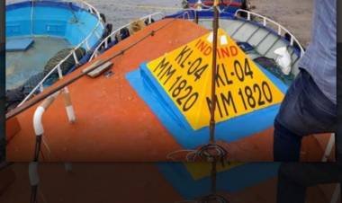 മത്സ്യബന്ധന ബോട്ടുകളിൽ ലോകത്താദ്യമായി അതീവ സുരക്ഷാ രജിസ്ട്രേഷൻ ബോർഡുകൾ