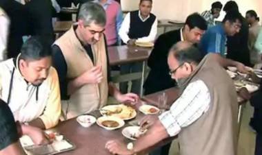 കുറഞ്ഞ വിലയിൽ ഭക്ഷണം വാങ്ങി വയറു നിറയ്ക്കാമെന്ന് എംപിമാർ ഇനി കരുതേണ്ട; പാർലമെന്റ് കന്റീനുകളിൽ ഇനി മുതൽ സബ്സിഡിയില്ല