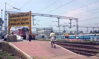 എറണാകുളം ജങ്​ഷന്‍ റെയില്‍വേ സ്​റ്റേഷന്‍ നടത്തിപ്പ്​ സ്വകാര്യ കമ്ബനിക്ക്​ കൈമാറും