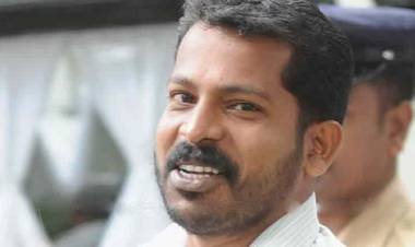 ടിപി വധക്കേസ് പ്രതികൾക്ക് ‘മദ്യപാന’ സഹായം; പൊലീസുകാർക്ക് സസ്‌പെൻഷൻ