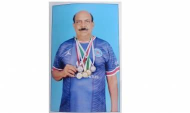 മാസ്റ്റേഴ്സ് അക്വാറ്റിക്ക് ചാമ്പ്യനായി, ശ്രീ പി.എ വർഗീസ് .