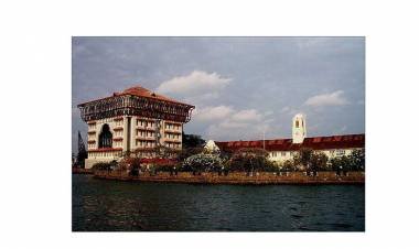 കൊച്ചി പോർട്ട് ട്രസ്റ്റിനെ കേരളത്തിന് തിരിച്ചു വേണമോ?? 