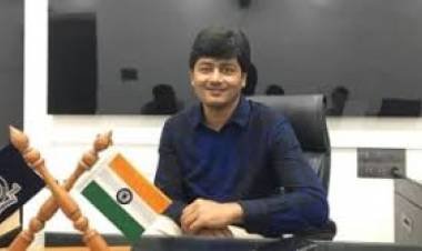 പഠിക്കാന്‍ ആവറേജായിരുന്നു, രാത്രികാലങ്ങളില്‍ ജോലി ചെയ്ത് പഠിച്ചു; മൂന്ന് തവണ ഐഎഎസിന് തോല്‍വി; പിന്നെ കളക്ടര്‍