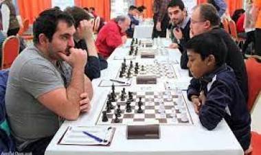  ഭസ്മക്കുറിയിട്ട പ്രഗ്‌നാനന്ദ, ഭാരതത്തിന്റെ, യശസ്സ് വാനോളം ഉയര്‍ത്തി