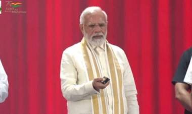 മെട്രോയുടെ രണ്ടാം ഘട്ട പാതക്ക് തറക്കല്ലിട്ട് പ്രധാനമന്ത്രി ; പേട്ട എസ് എന്‍ പാത ഉദ്ഘടനം ചെയ്ത് നരേന്ദ്ര മോദി; 4600 രൂപയുടെ അധിക പദ്ധതി