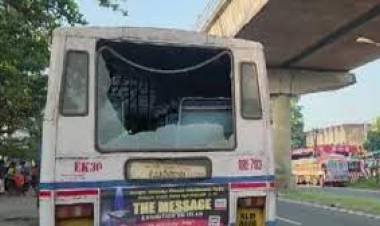 ഹര്‍ത്താലിന്റെ മറവില്‍ പോപ്പുലര്‍ ഫ്രണ്ട് പ്രവര്‍ത്തകര്‍ കല്ലെറിഞ്ഞ് തകര്‍ത്തത് 70 ബസുകള്‍