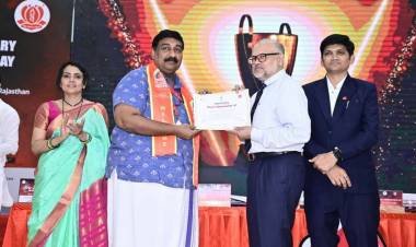 Dr.. ഷാഹുൽ ഹമീദിനൊപ്പം ബ്ലഡ് ഡോണേഴ്സ് കേരളക്ക് ദേശീയ അംഗീകാരം