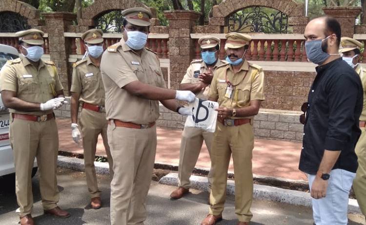 മോട്ടോർ വാഹന ഉദ്യോഗസ്ഥരുടെ കണ്ണുകൾ തണുപ്പിക്കാൻ Yenu opticals