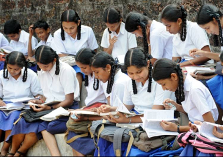  എസ്.എസ്.എല്‍.സി ഹയര്‍ സെക്കന്‍ഡറി പരീക്ഷകള്‍ മാര്‍ച്ചില്‍ ;  കോളേജുകളില്‍ ജനുവരി മുതല്‍ ക്ലാസ്സ്‌ ആരംഭിക്കും.