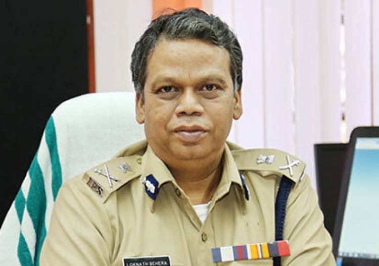 എറണാകുളത്ത് യുവതിയെ അധിക്ഷേപിച്ച സംഭവം ; അടിയന്തര നടപടി സ്വീകരിച്ച പോലീസ് സംഘത്തിന് ഡി.ജി.പി.യുടെ അനുമോദനം