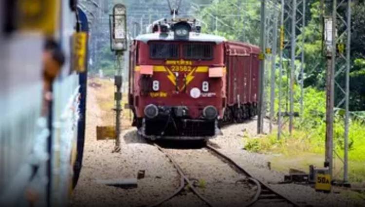 ആദ്യ ക്ലോണ്‍ ട്രെയിന്‍ 14 മുതല്‍ എറണാകുളത്ത് നിന്ന്