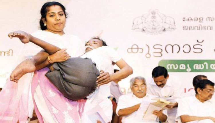 പെന്‍ഷന് വേണ്ടി ബന്ധുക്കള്‍ മുഖ്യമന്ത്രിയുടെ മുന്നിലേക്ക് എടുത്തുകൊണ്ട് പോയത് അഞ്ചുതവണ; നീതി ലഭിക്കാന്‍ എന്തുവേണമെന്നറിയാതെ സു​ഗുണന്‍