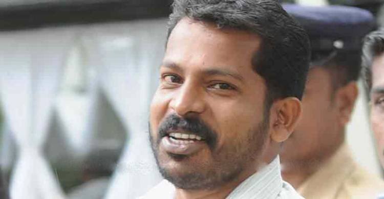 ടിപി വധക്കേസ് പ്രതികൾക്ക് ‘മദ്യപാന’ സഹായം; പൊലീസുകാർക്ക് സസ്‌പെൻഷൻ