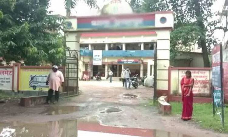 കൂട്ടബലാത്സംഗ കേസില്‍ പരാതിനല്‍കിയിട്ടും നടപടിയെടുത്തില്ല; ഉത്തര്‍പ്രദേശില്‍ രണ്ട് പോലീസുകാരെ സസ്‌പെന്റ് ചെയ്തു