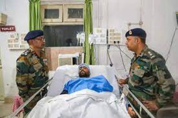 ചാവേര്‍ ആക്രമണം നടത്താന്‍ ഇന്ത്യയിലേക്ക് നുഴഞ്ഞുകയറാന്‍ ശ്രമിക്കുന്നതിനിടെ അറസ്റ്റിലായ പാക് ഭീകരന്‍ സൈനിക ആശുപത്രിയില്‍ ഹൃദയാഘാതത്തെ തുടര്‍ന്ന് മരിച്ചു