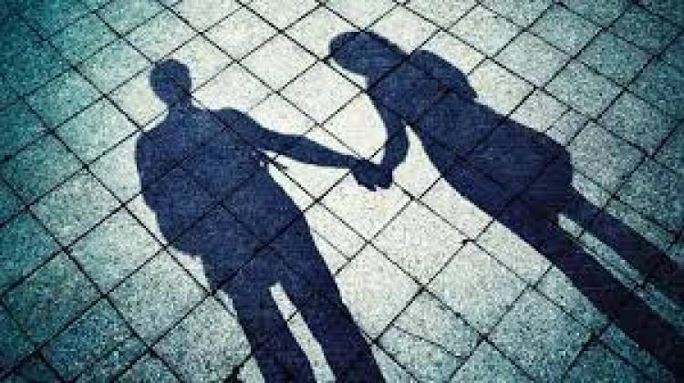 ഭാര്യയുമായി ബന്ധം വേര്‍പെടുത്താതെ മറ്റൊരു വിവാഹം കഴിച്ച റവന്യൂ വകുപ്പിലെ ഉദ്യോഗസ്ഥന് സസ്പെന്‍ഷന്‍