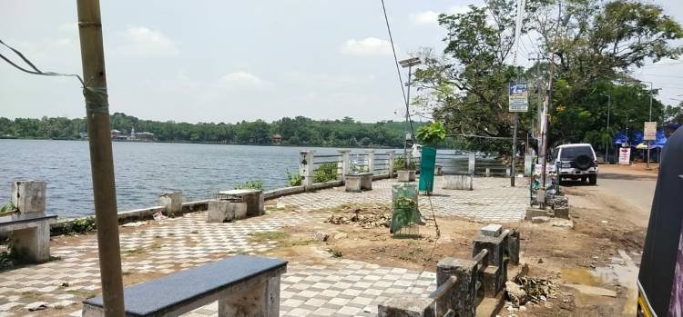 ജനങ്ങൾക്ക് വിശ്രമിക്കാൻ ടൂറിസം വകുപ്പ് നിർമ്മിച്ച സ്റ്റേഡിയം പഞ്ചായത്ത് കച്ചവടക്കാർക്കായി ലേലം ചെയ്യാനുള്ള തയ്യാറെടുപ്പിൽ .