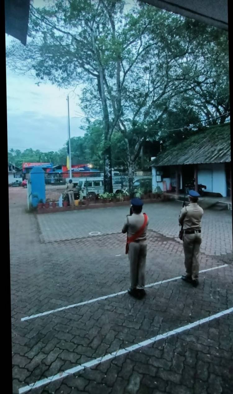 ജില്ലാ പോലീസ് ആസ്ഥാനത്തിന് മൂക്കിന് തഴെ നക്ഷത്ര തലത്തിലുള്ള പെൺവാണിഭം ,സ്പെഷൽ ബ്രാഞ്ച് റിപ്പോർട്ട് മുക്കിയത് മന്ത്രിയുടെ ആഫീസിൻ്റെ താത്പര്യമോ?
