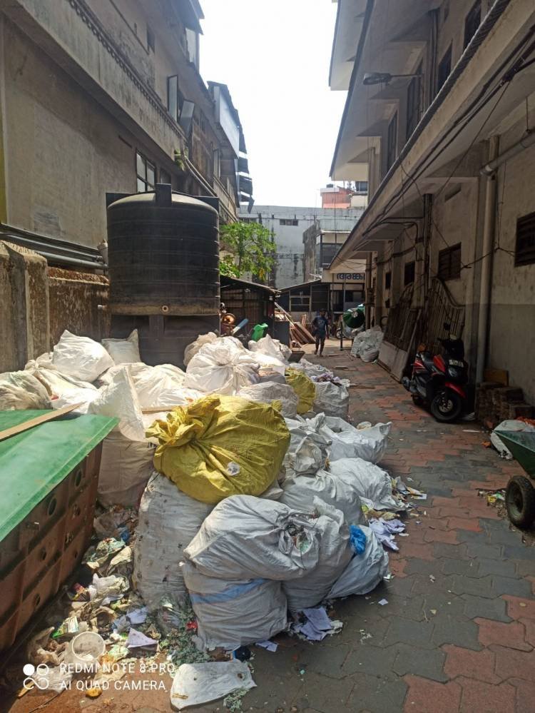 ശുചിത്വവും, സുരക്ഷിതത്വവും ഞങ്ങൾക്ക് ബാധകമല്ല, അങ്കമാലി മുനിസിപ്പാലിറ്റി കാര്യാലയം